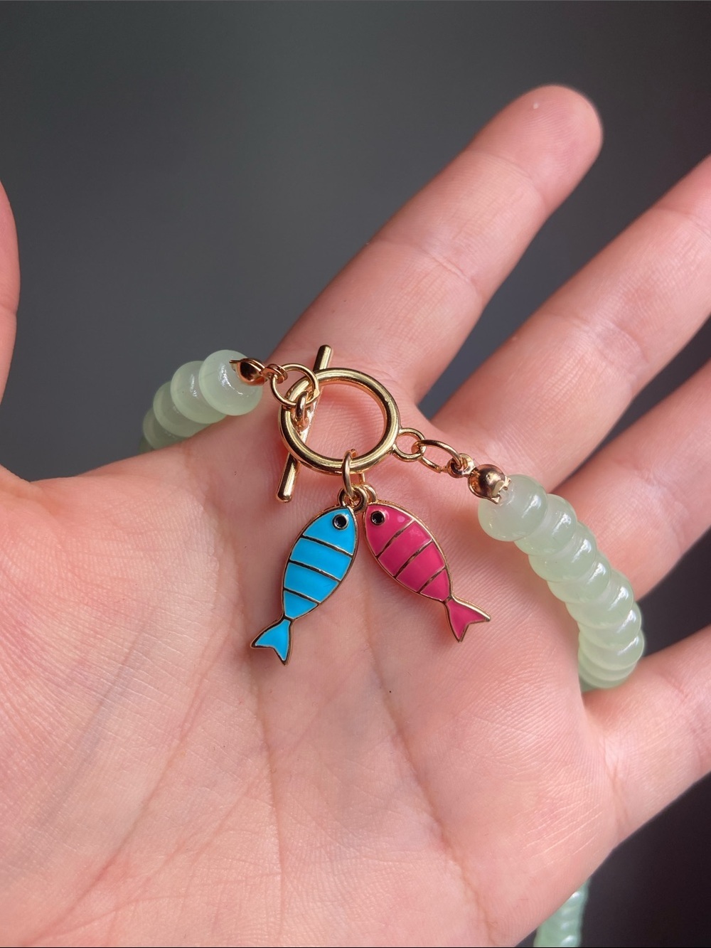 NEW! Beaded Mint Green Toggle Necklace with Enamel Fish Charms ๐ A2-55 - Picture 6 of 6
